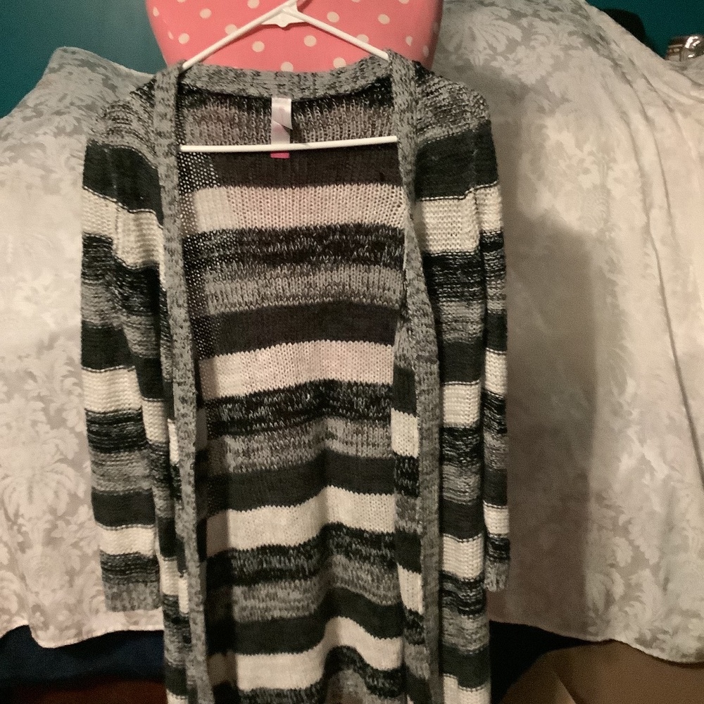 No Boundaries Women’s Cardigan Size 3-5